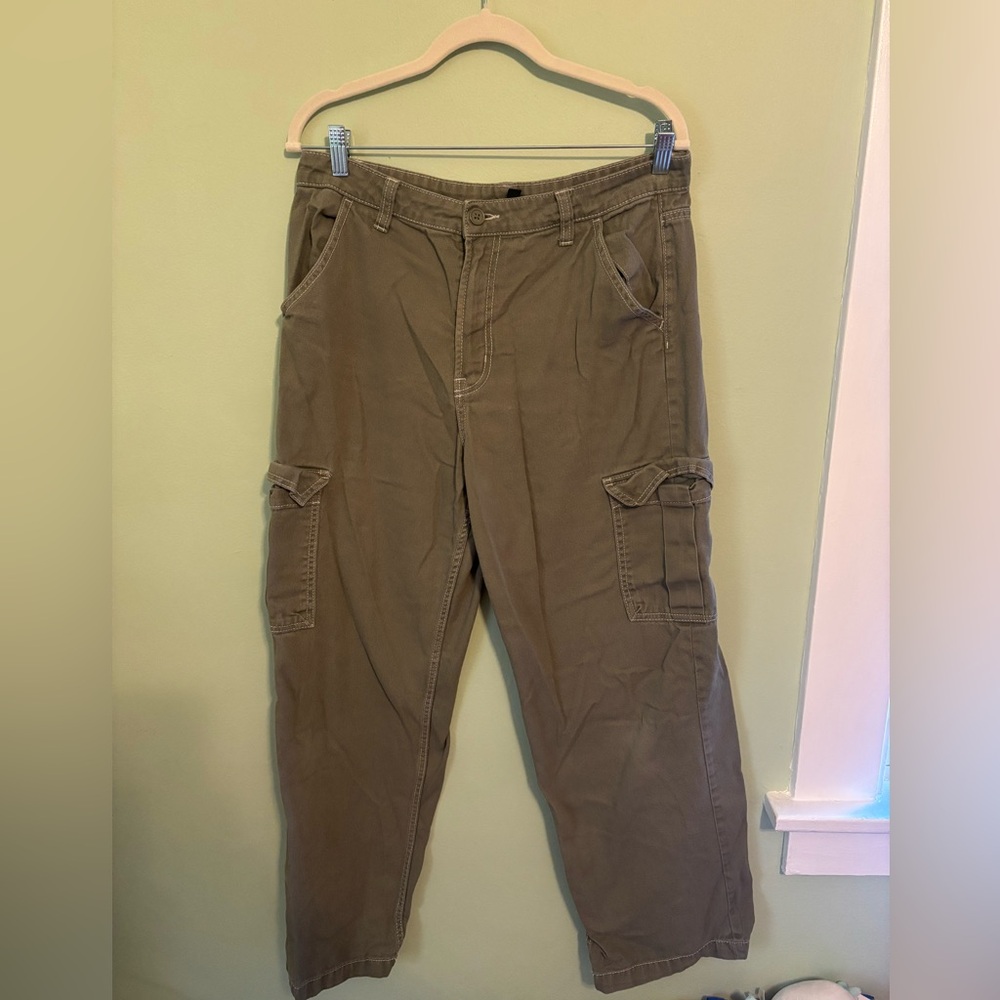 Women’s Camo Green Cargo Pants Size 10